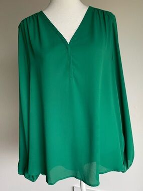 Emerald Green V-Neck Long Sleeve Blouse with Flowy Back Ruching size XL